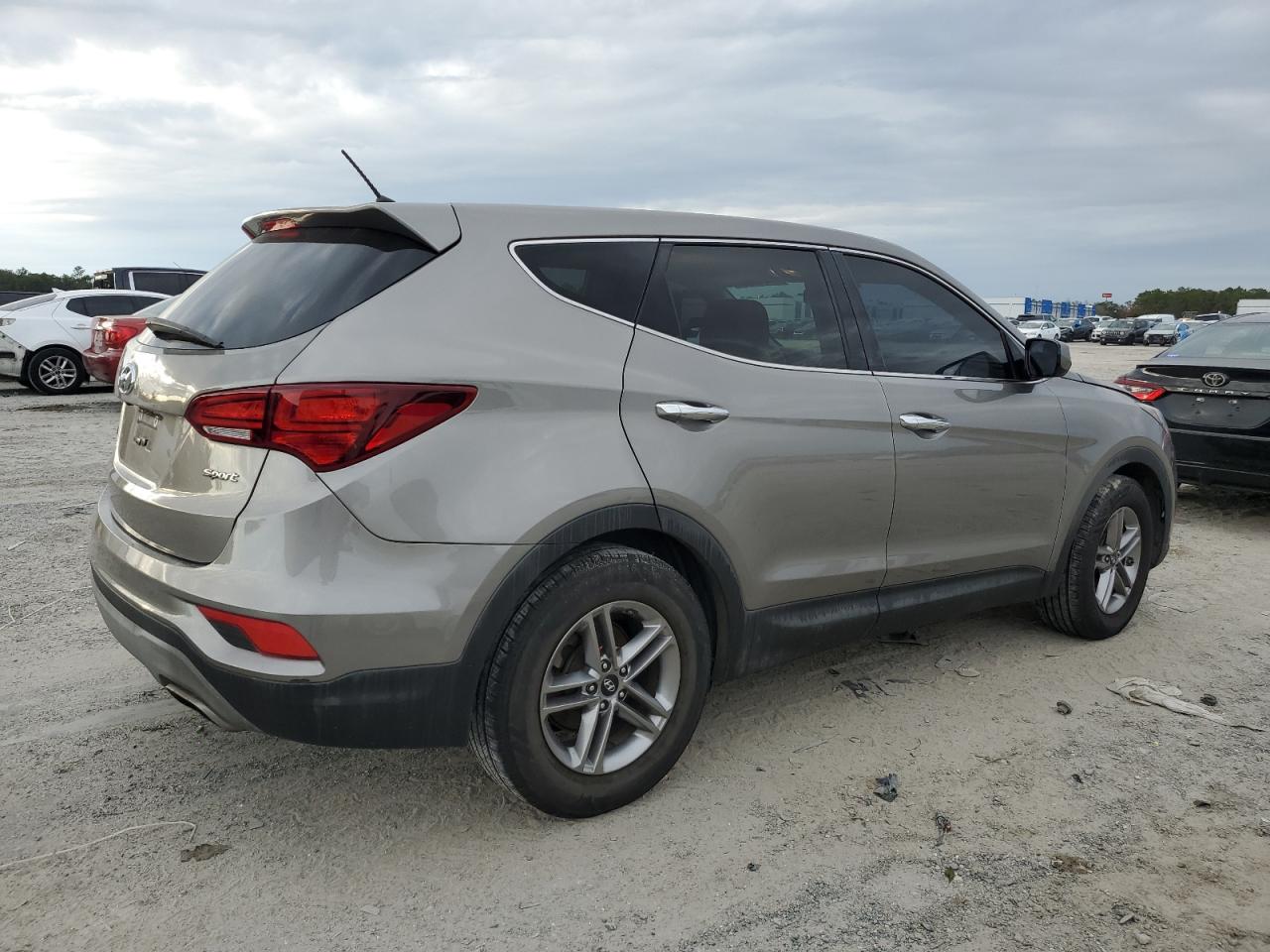 2018 Hyundai Santa Fe - Image 3