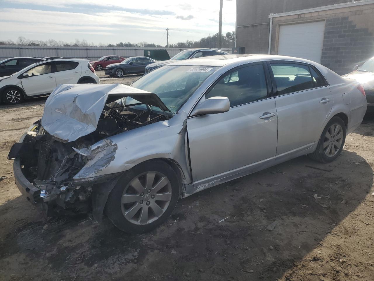 2006 Toyota Avalon - Image 1