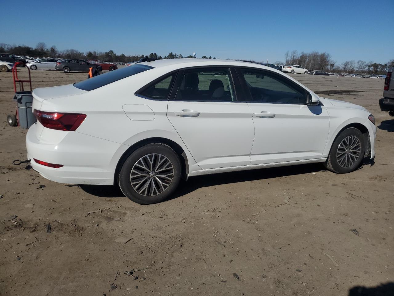 2021 Volkswagen Jetta - Image 3