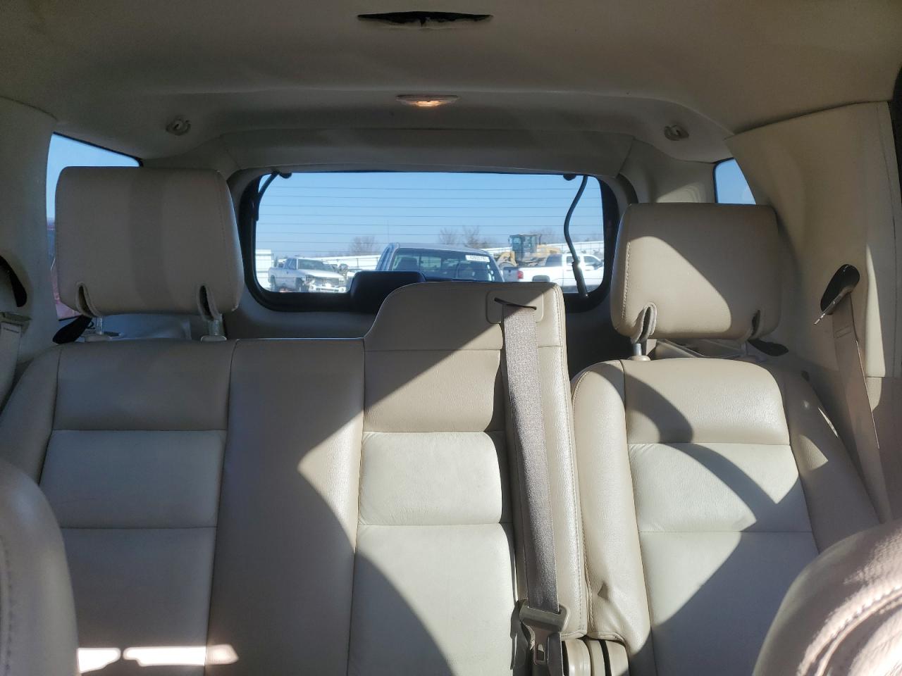 2006 Ford Explorer - Image 10