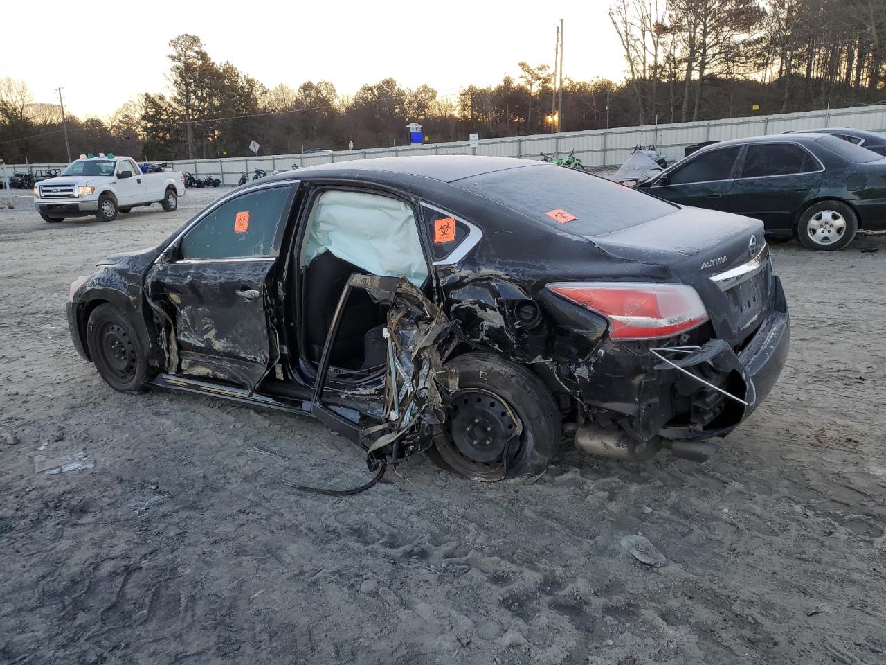 2015 Nissan Altima - Image 2