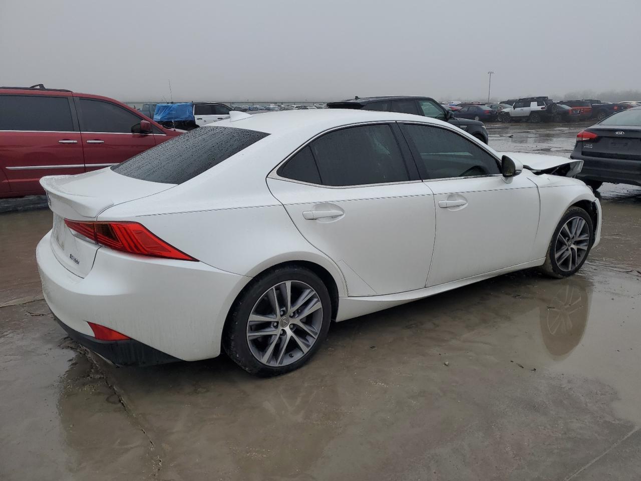 2018 Lexus IS - Image 3