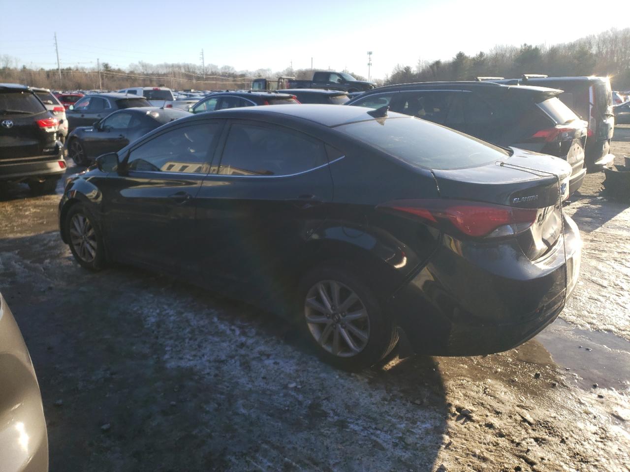 2015 Hyundai Elantra - Image 2