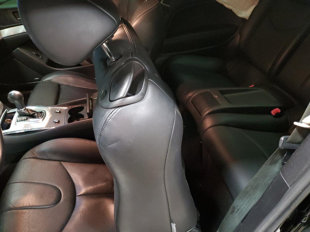 2013 Infiniti G - Image 10