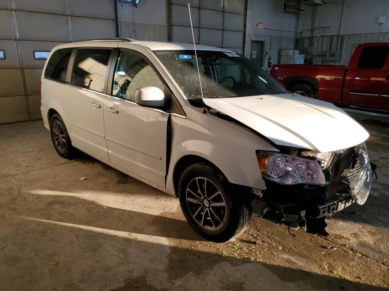 2017 Dodge Caravan - Image 4
