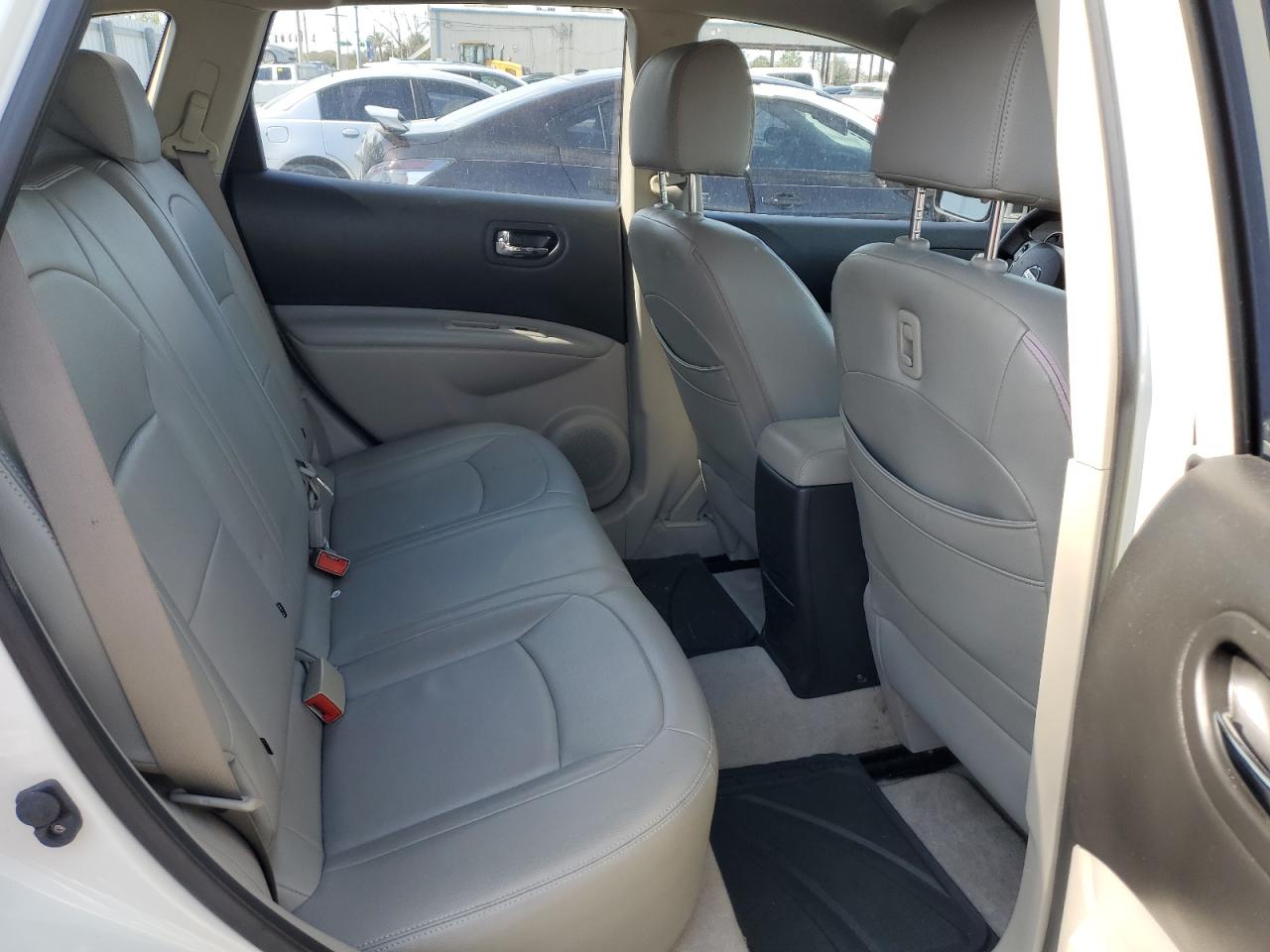 2014 Nissan Rogue - Image 11