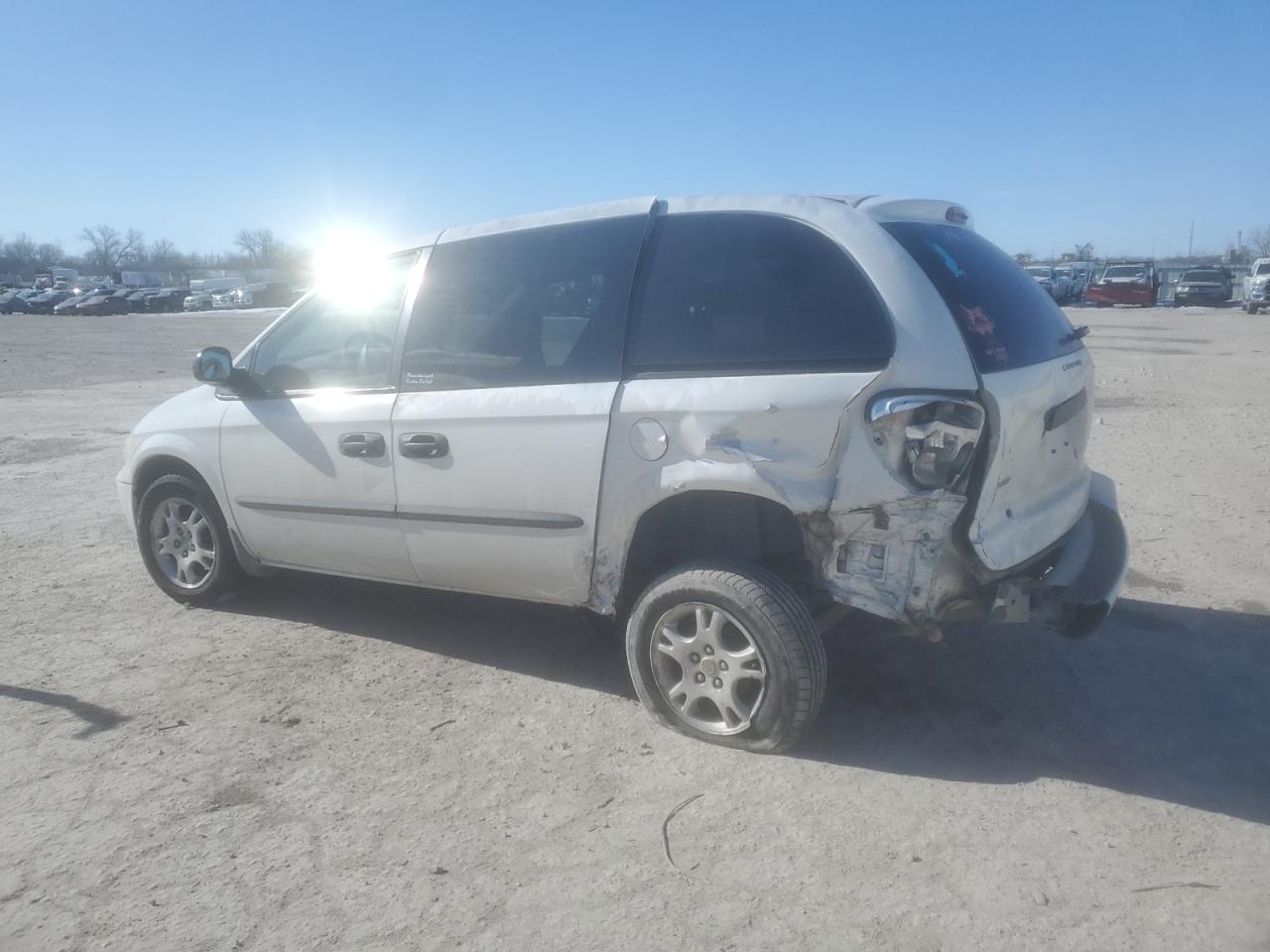 2003 Dodge Caravan - Image 2
