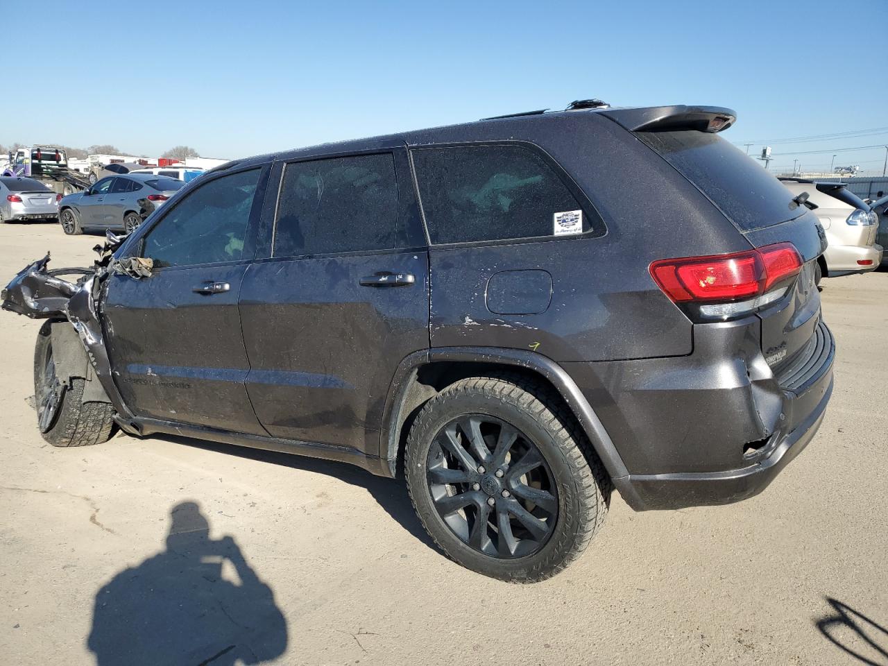 2018 Jeep Grand Cherokee - Image 2