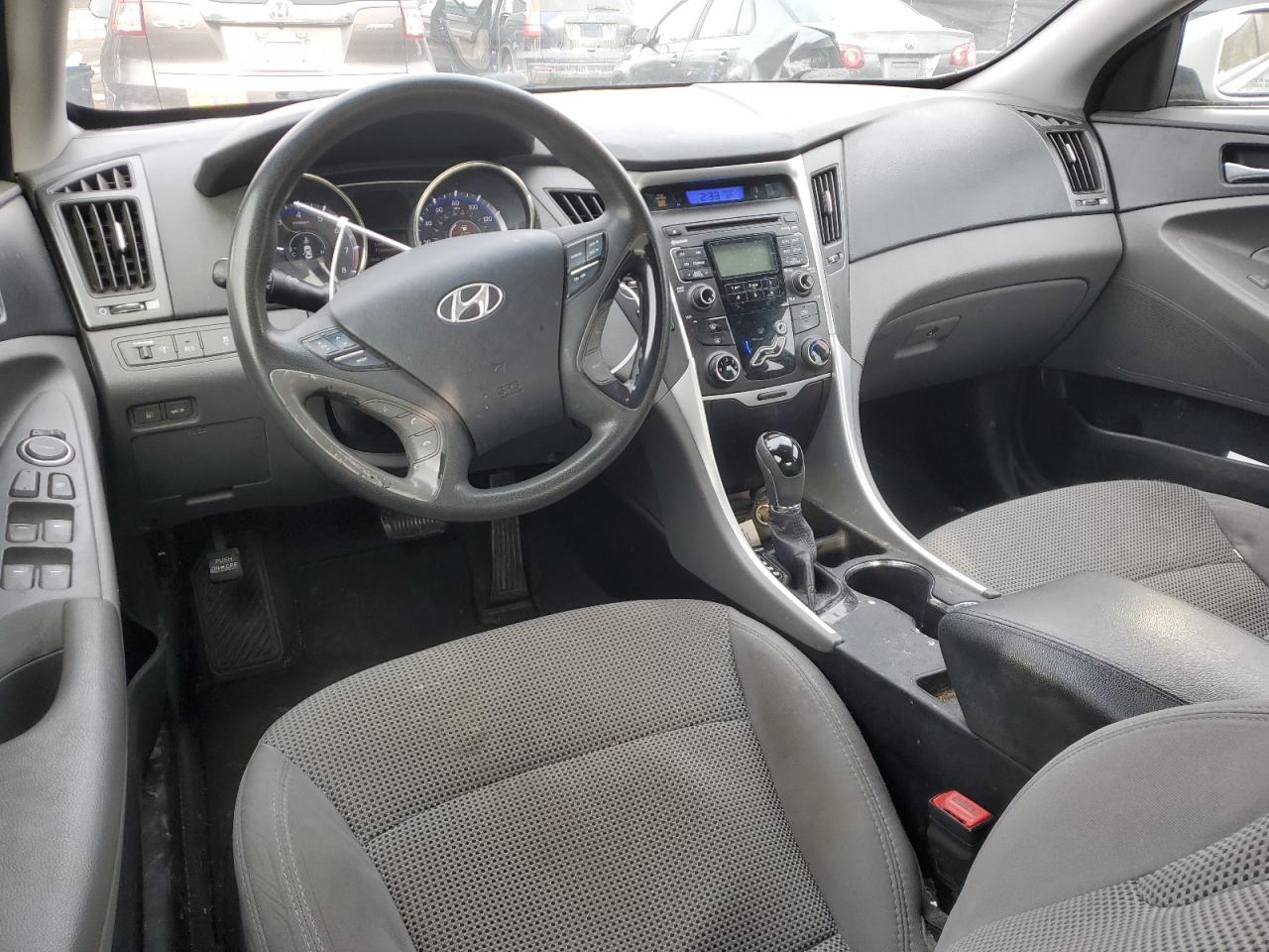 2011 Hyundai Sonata - Image 8