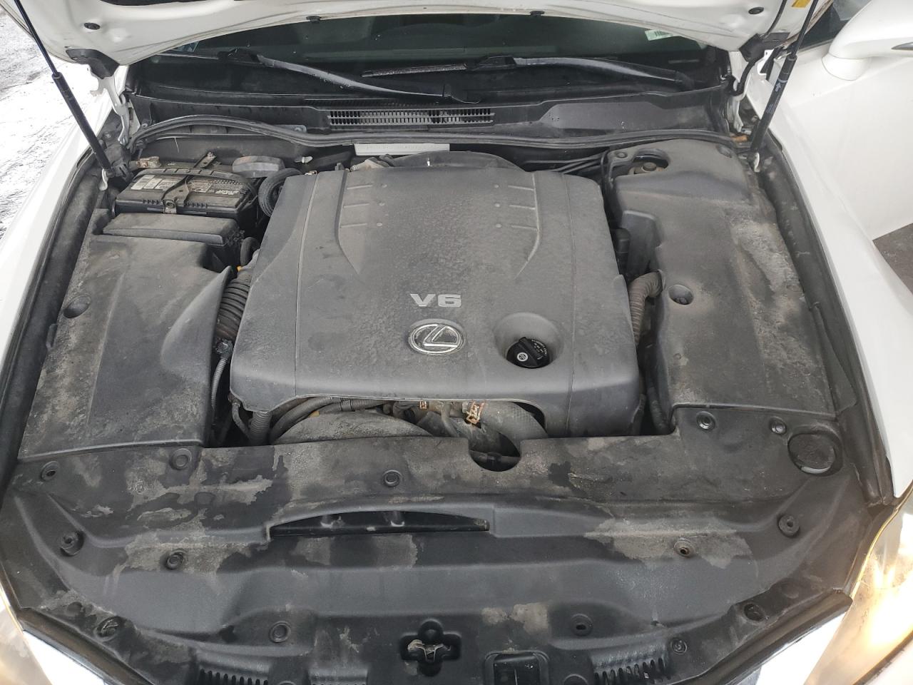 2010 Lexus IS - Image 12