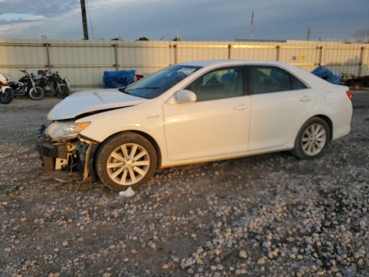 2014 Toyota Camry Hybrid იყიდება Montgomery-ში, AL - Front End