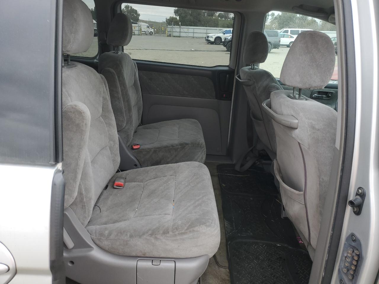 2004 Honda Odyssey - Image 11