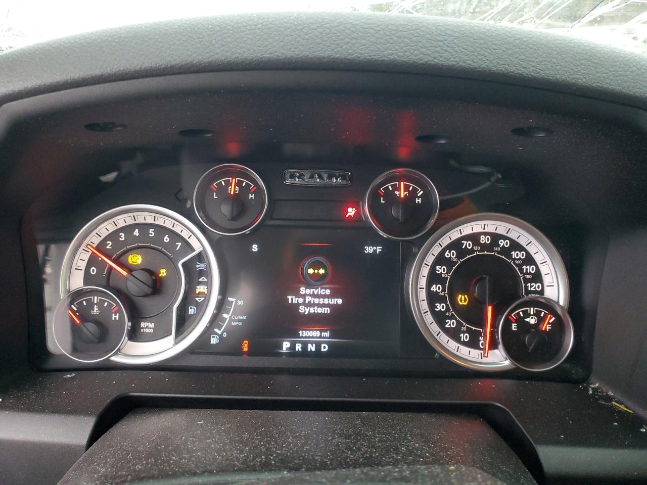 2015 RAM 1500 - Image 9