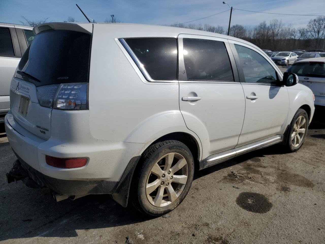 2010 Mitsubishi Outlander - Image 3