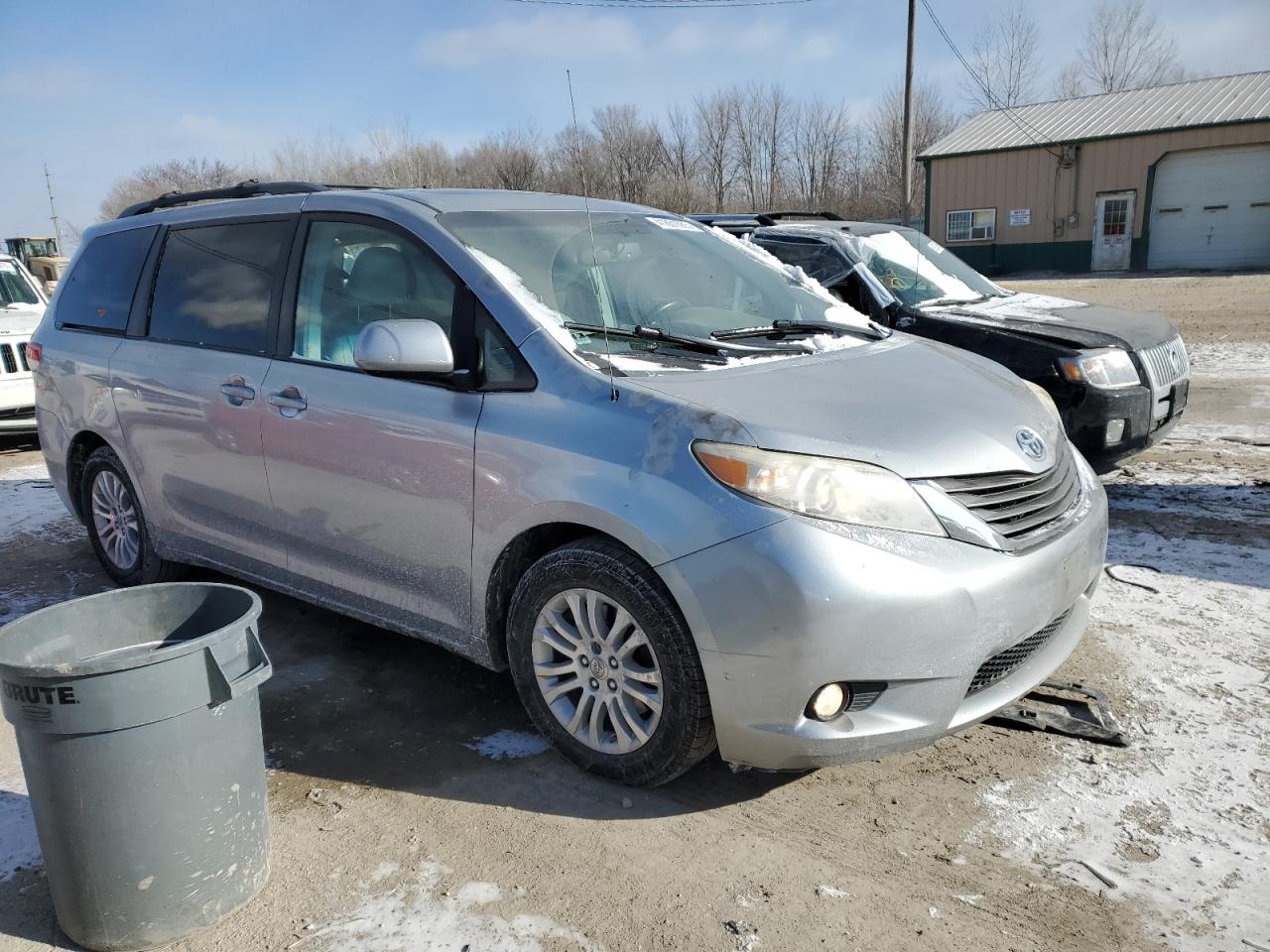 2011 Toyota Sienna - Image 4