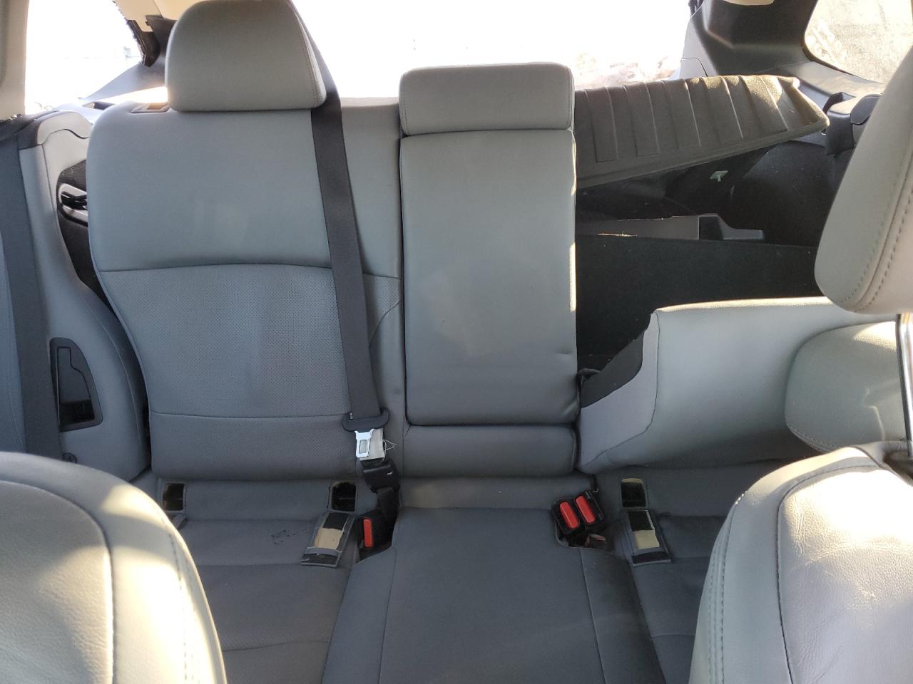 2018 Subaru Outback - Image 10