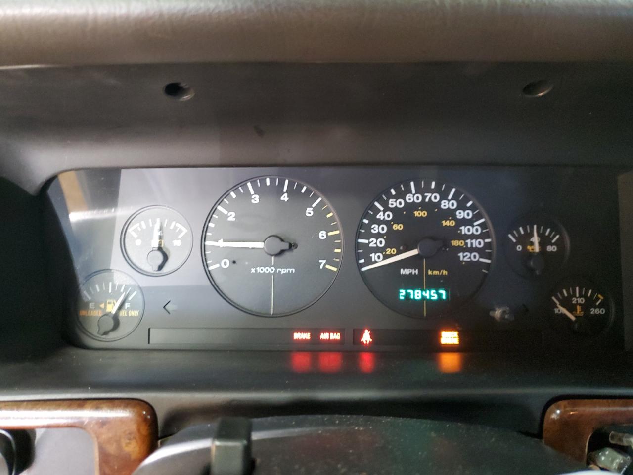 1996 Jeep Grand Cherokee - Image 9