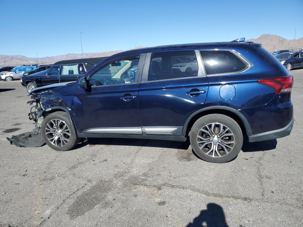 2018 Mitsubishi Outlander - Image 2