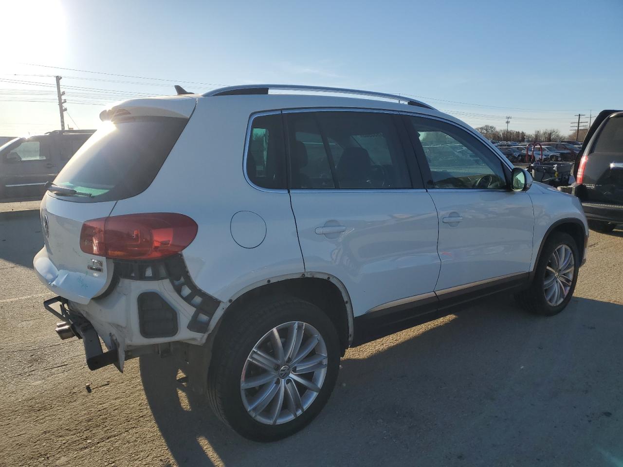 2016 Volkswagen Tiguan - Image 3