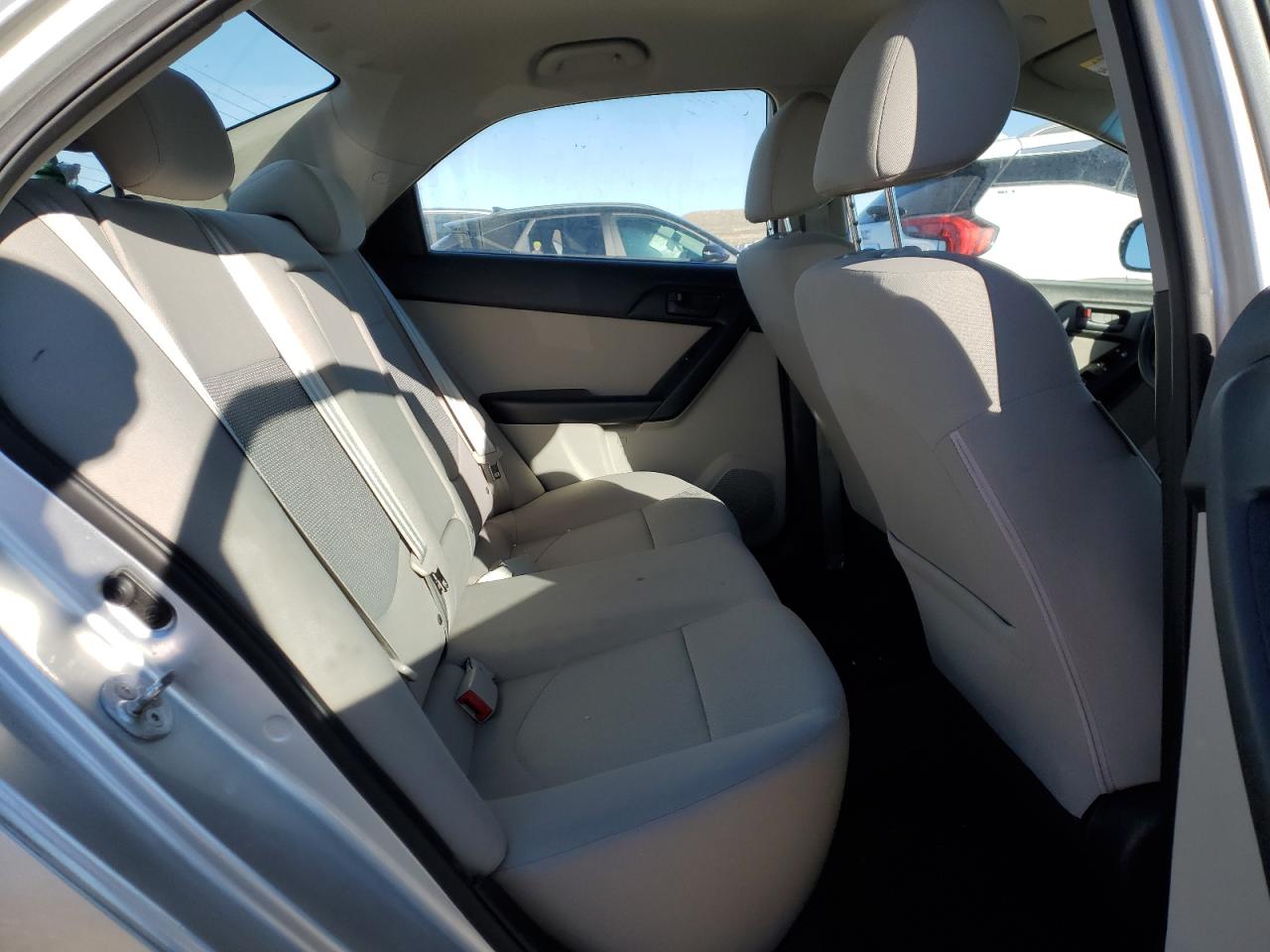 2010 Kia Forte - Image 10