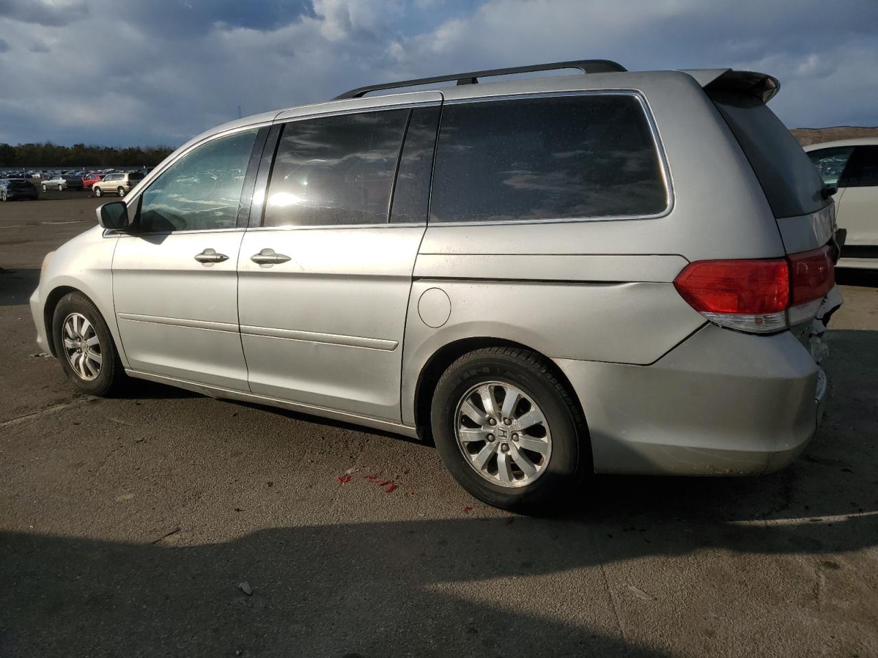 2009 Honda Odyssey - Image 2