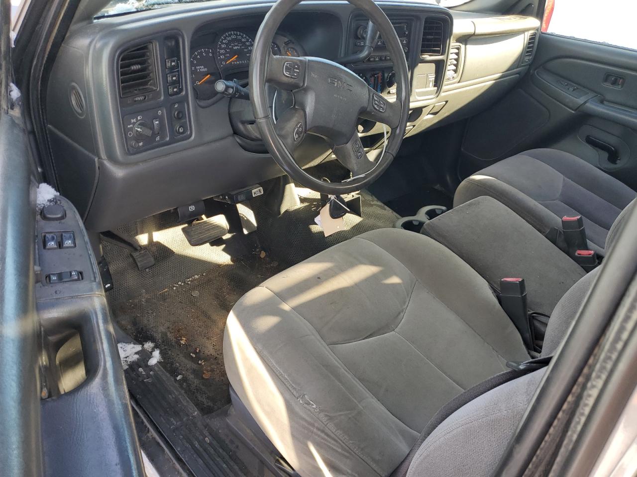 2006 GMC Sierra - Image 8