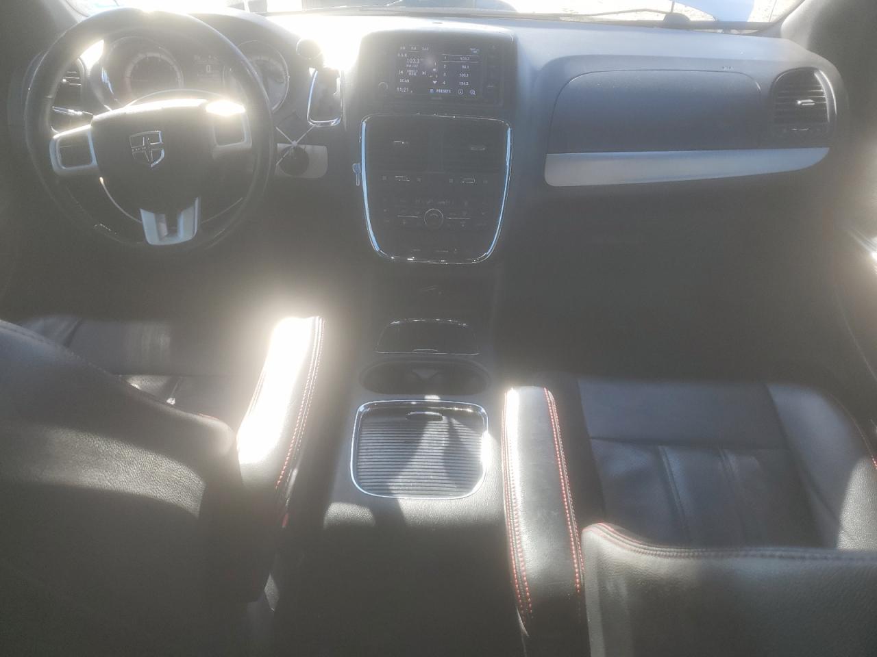 2018 Dodge Caravan - Image 8