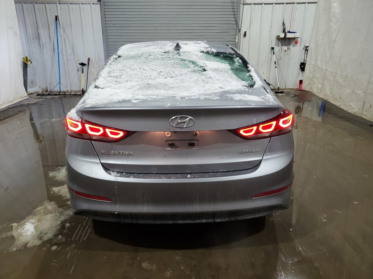 2017 Hyundai Elantra - Image 6