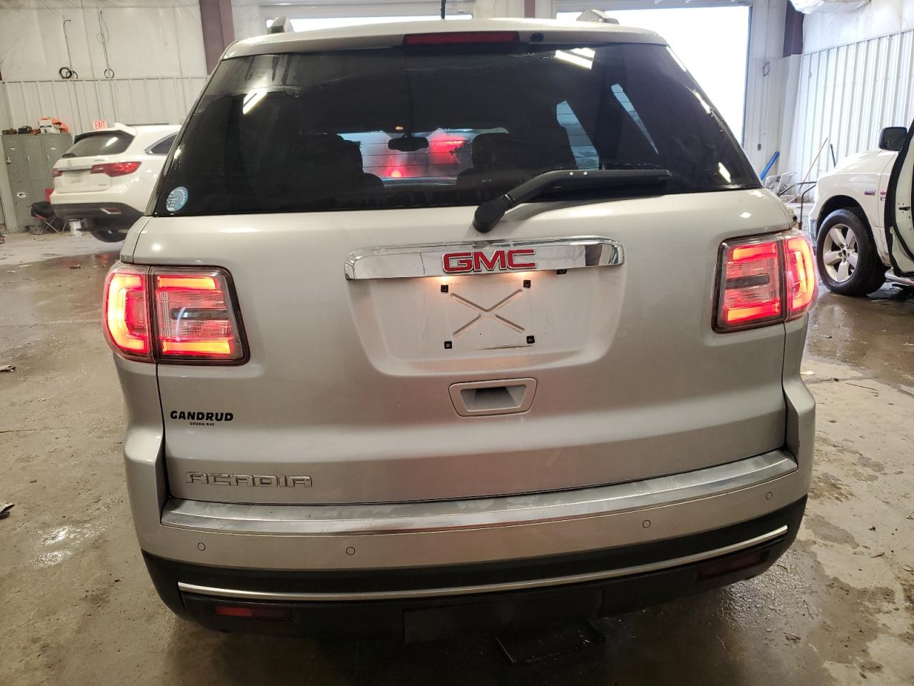 2014 GMC Acadia - Image 6