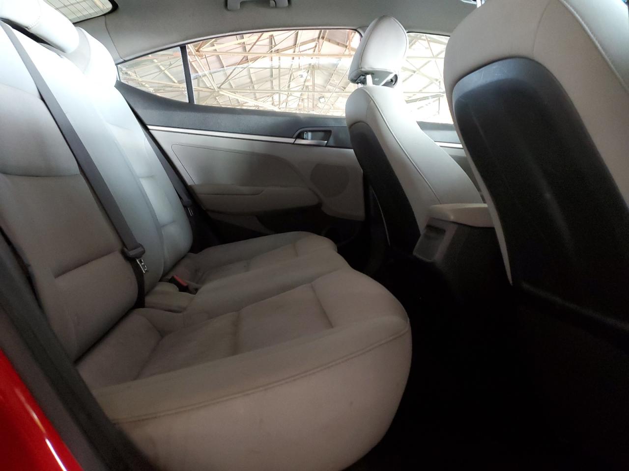 2017 Hyundai Elantra - Image 10