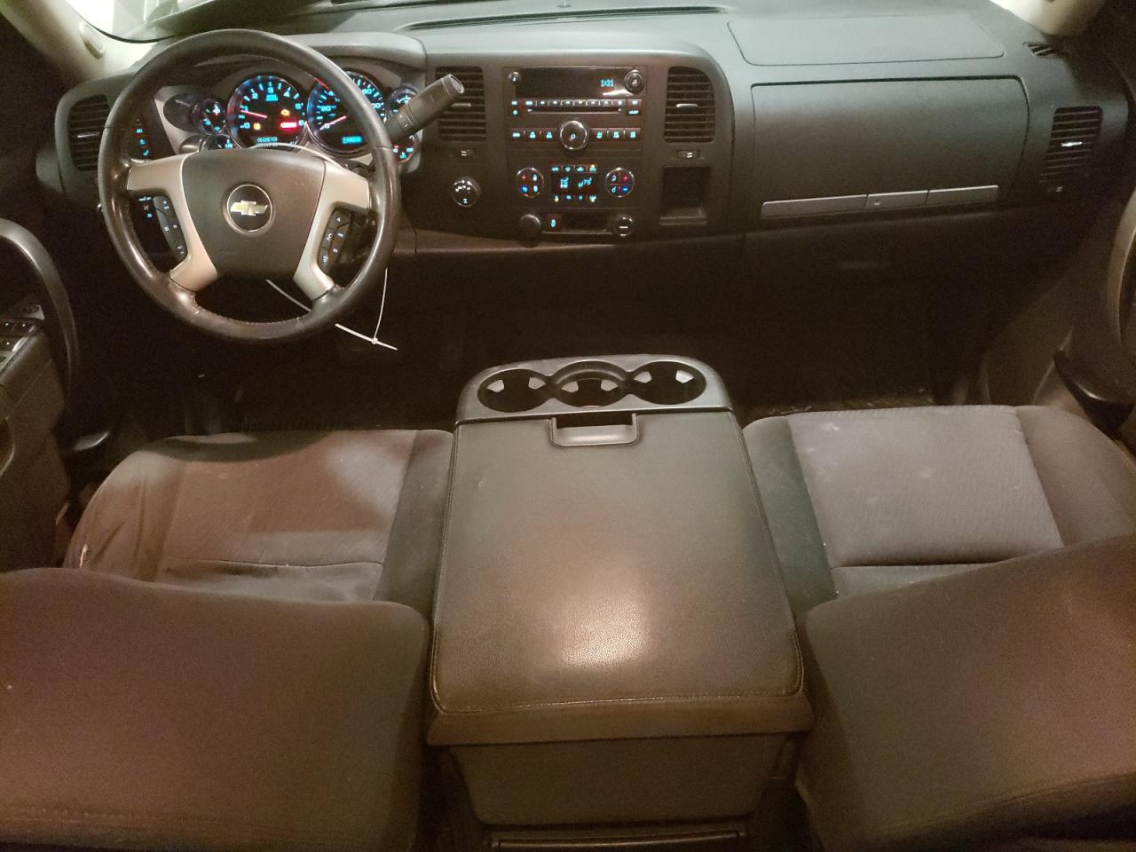 2013 Chevrolet Silverado - Image 8