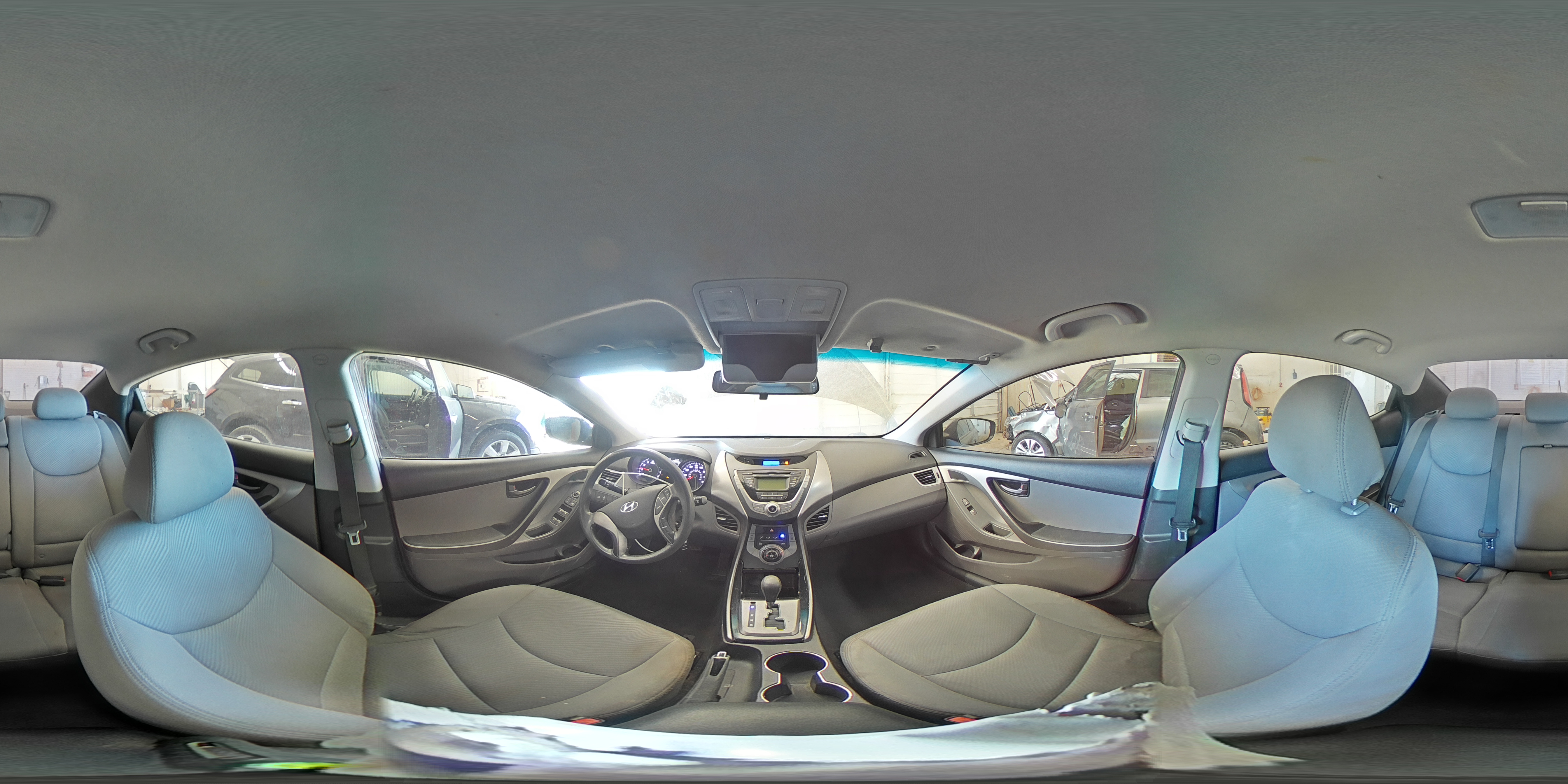 2013 Hyundai Elantra - Image 15