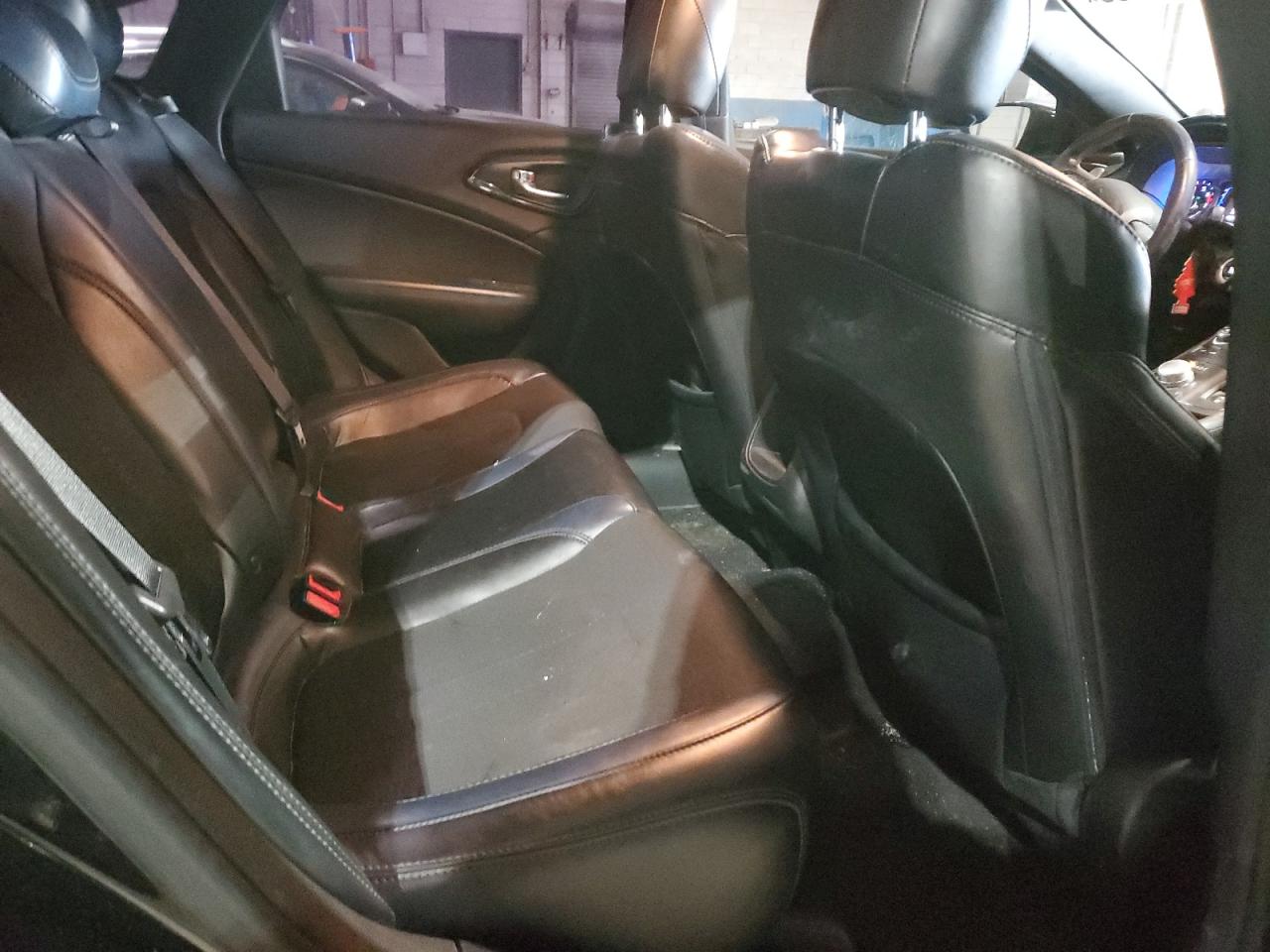2015 Chrysler 200 - Image 10