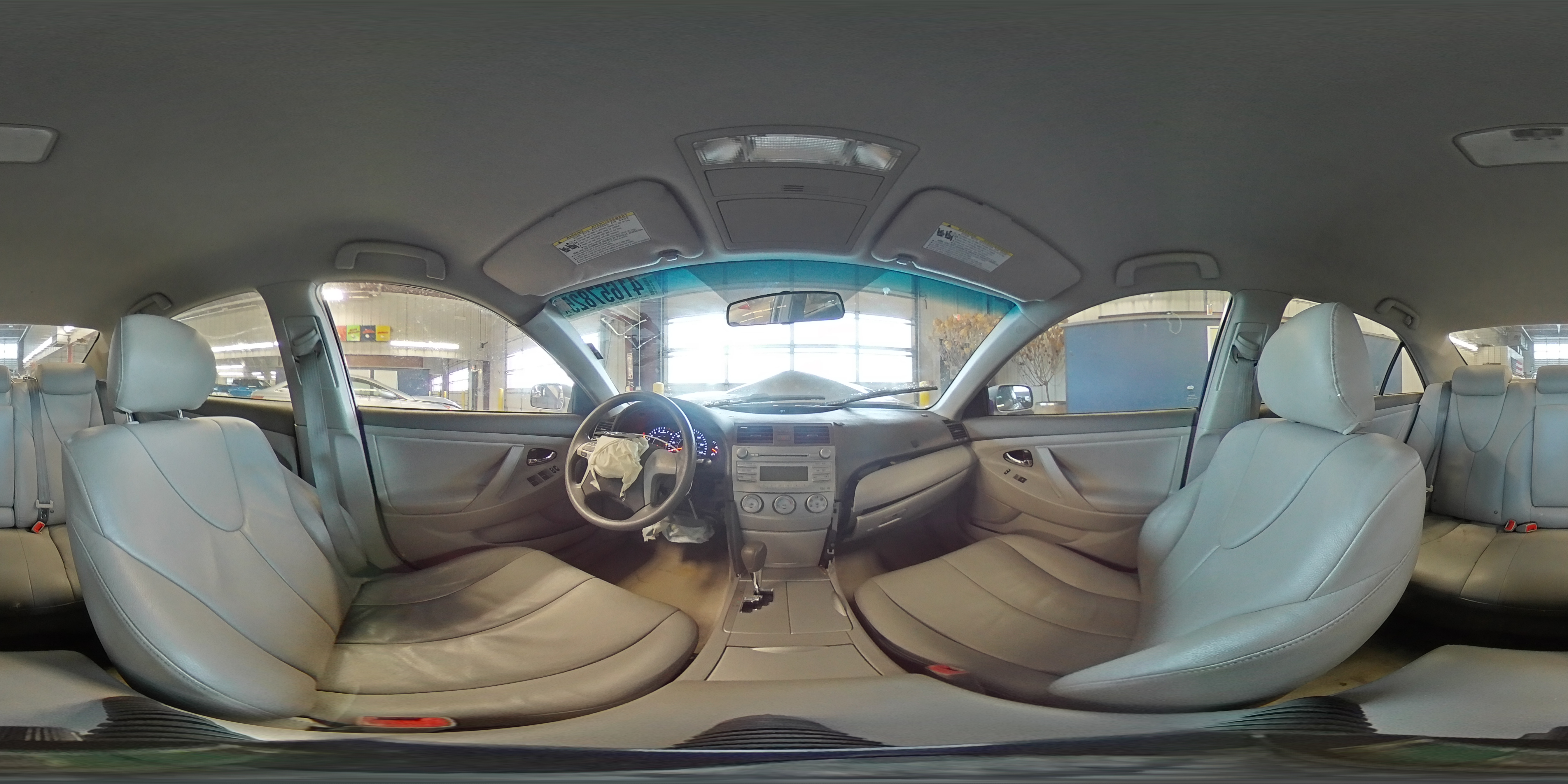 2011 Toyota Camry - Image 12