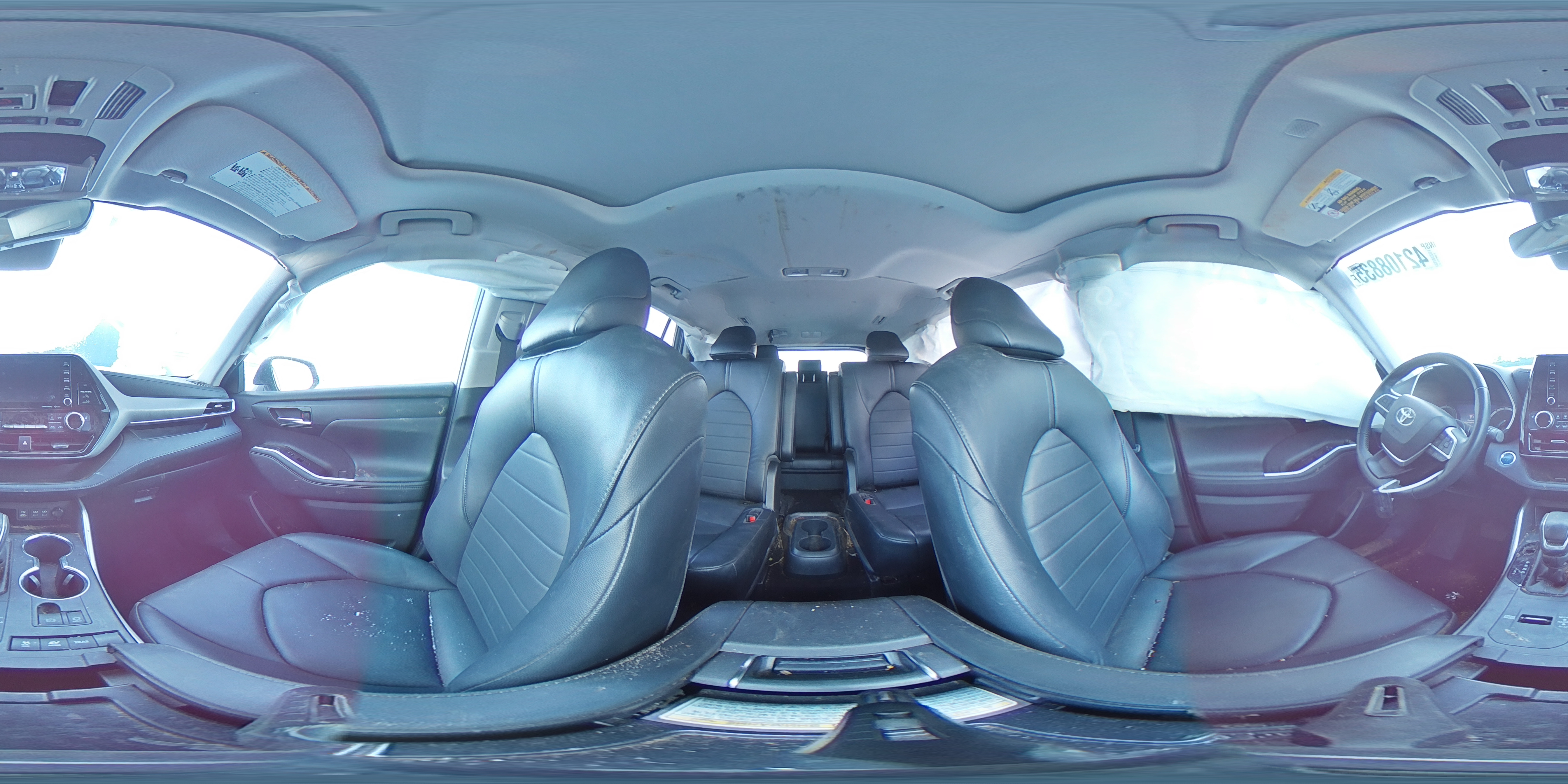 2022 Toyota Highlander - Image 13