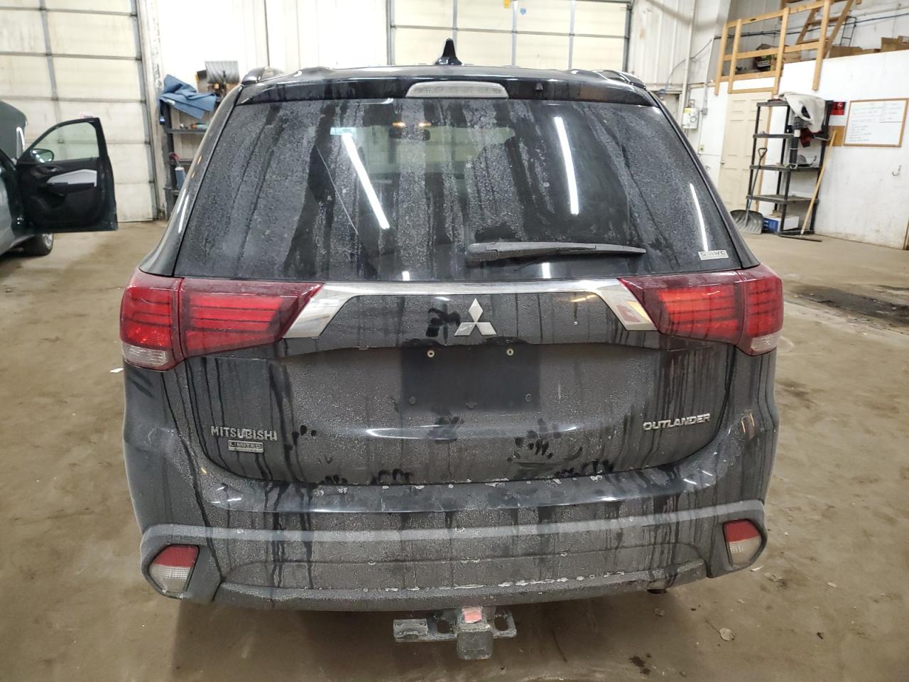 2018 Mitsubishi Outlander - Image 6