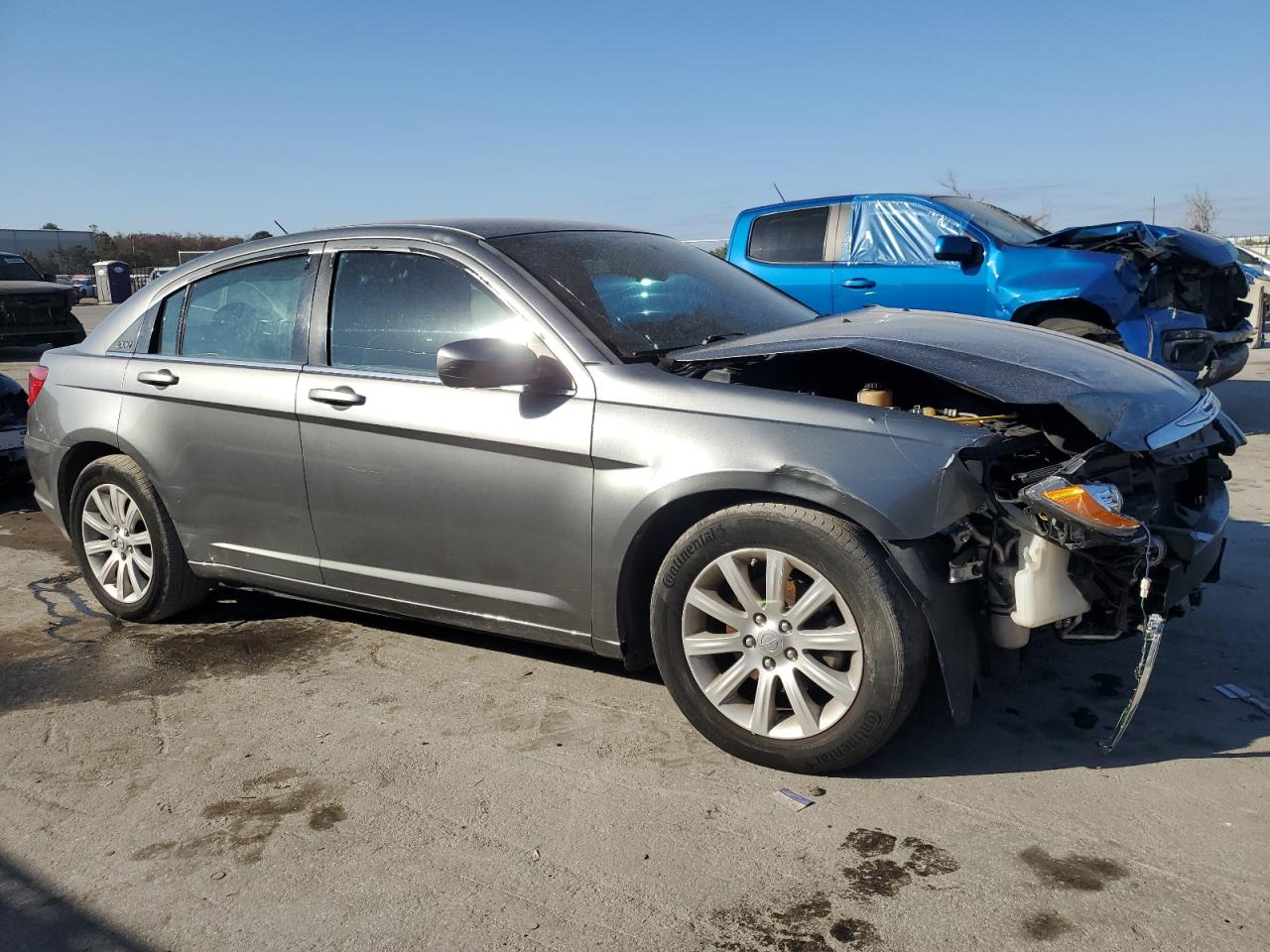 2013 Chrysler 200 - Image 4