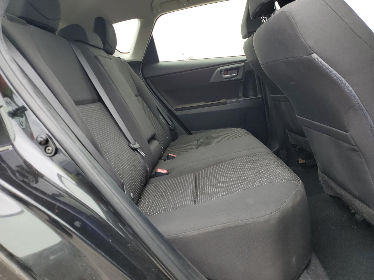 2016 Scion iM - Image 11