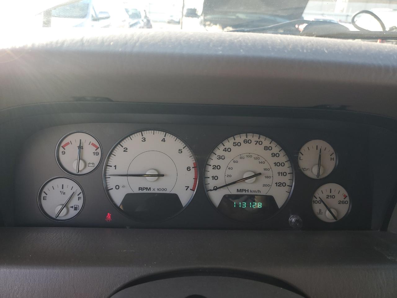 2004 Jeep Grand Cherokee - Image 9