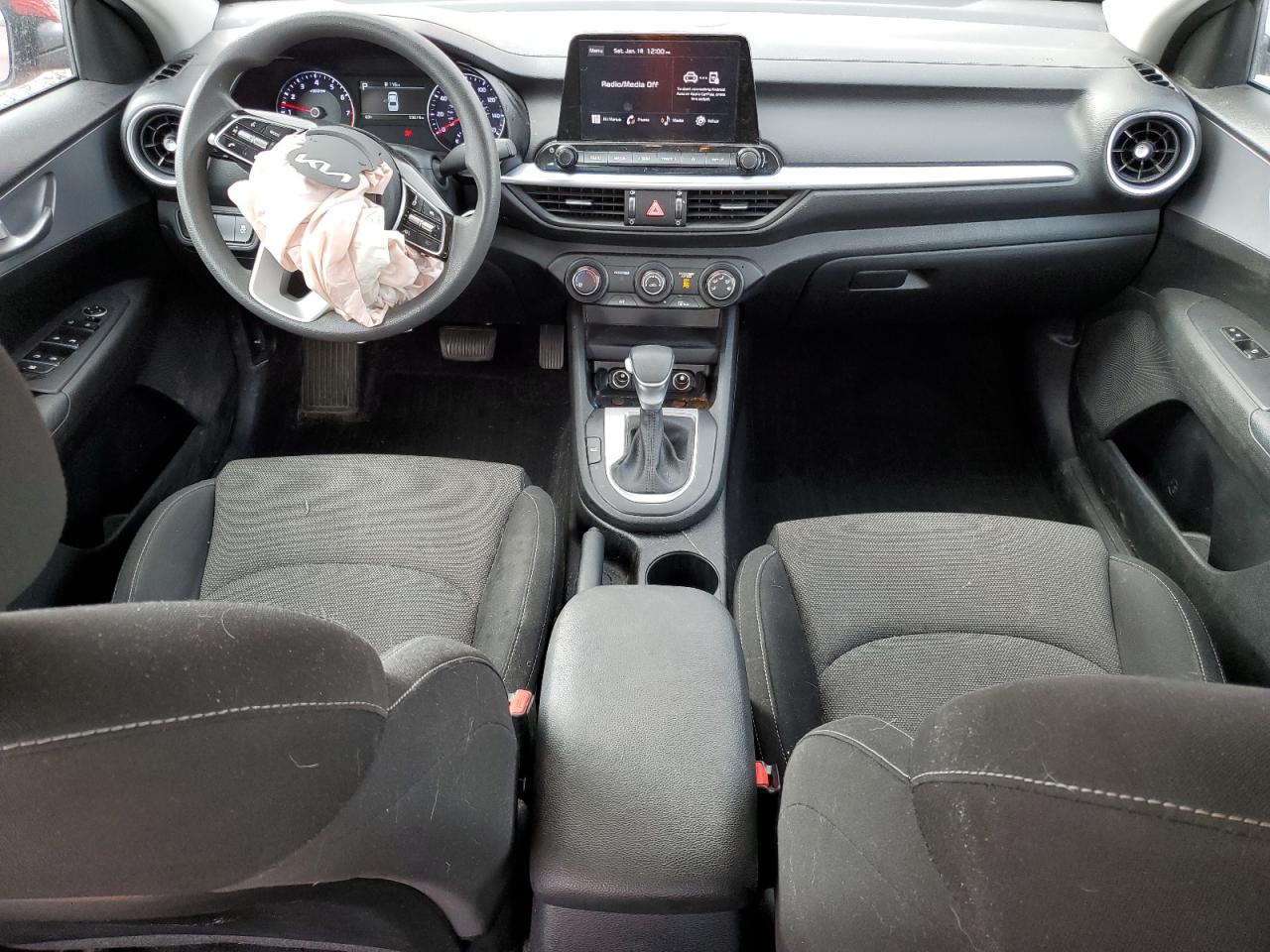 2023 Kia Forte - Image 8