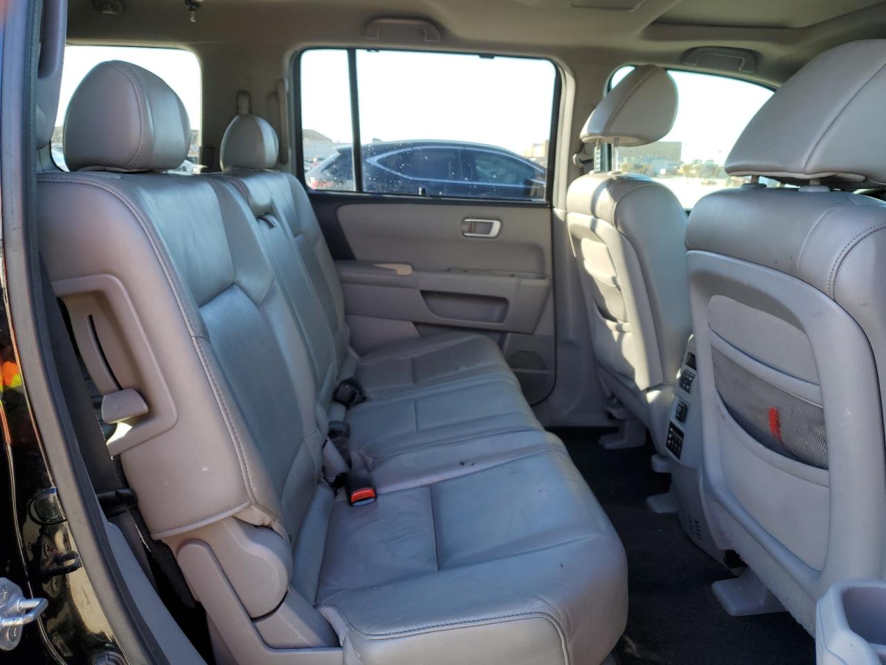 2010 Honda Pilot - Image 11