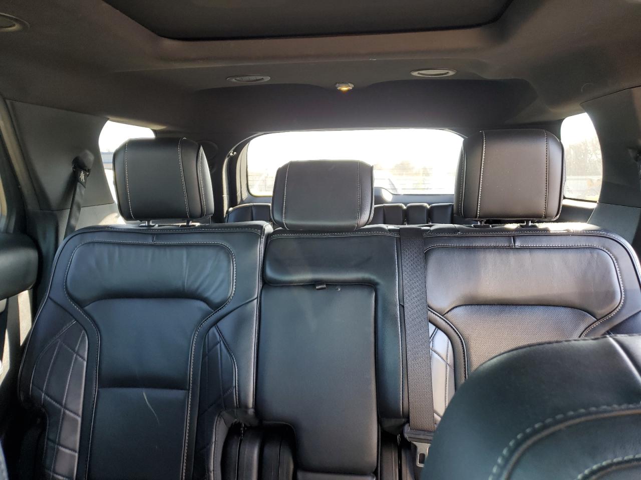 2017 Ford Explorer - Image 11