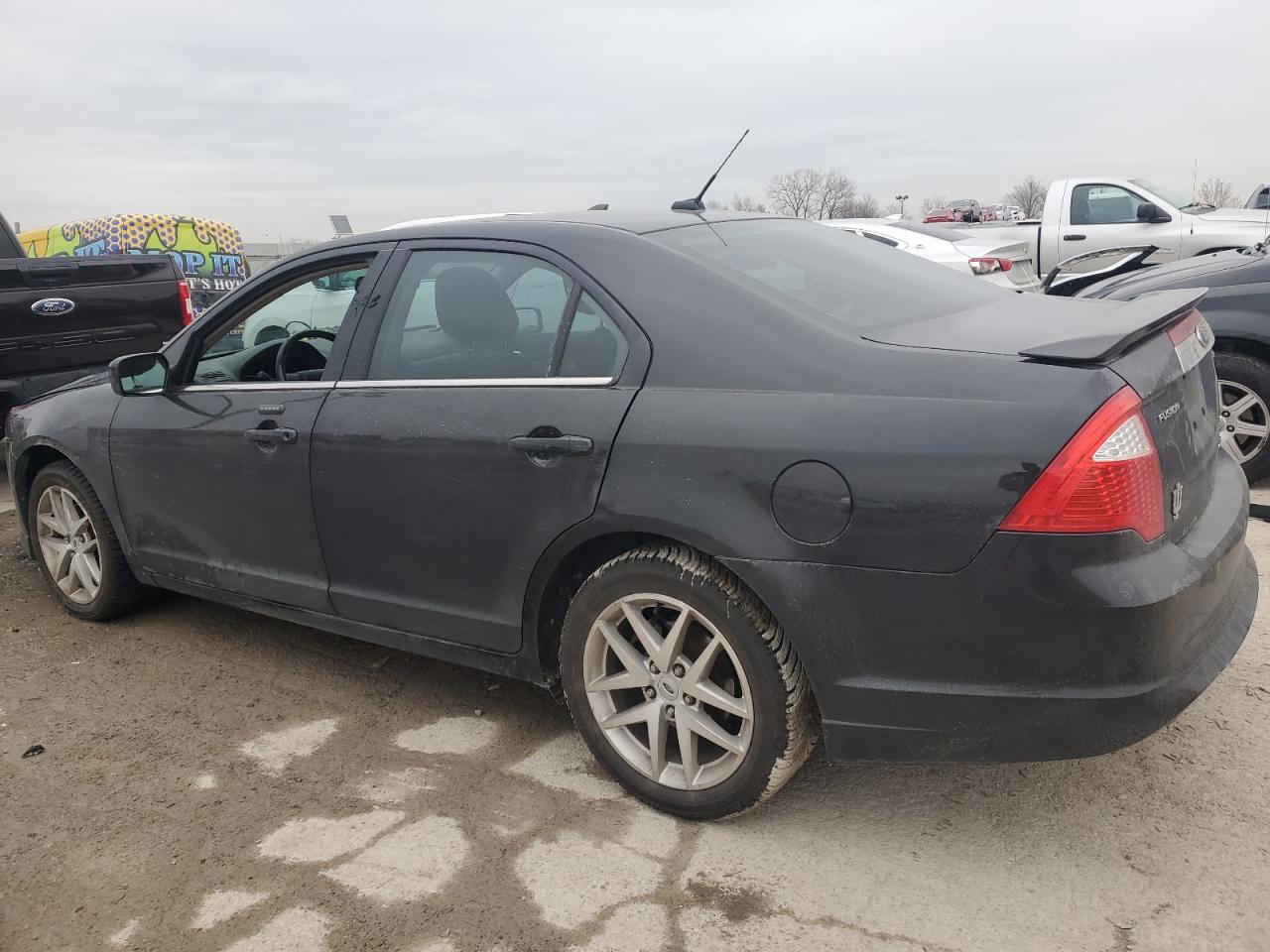 2010 Ford Fusion - Image 2