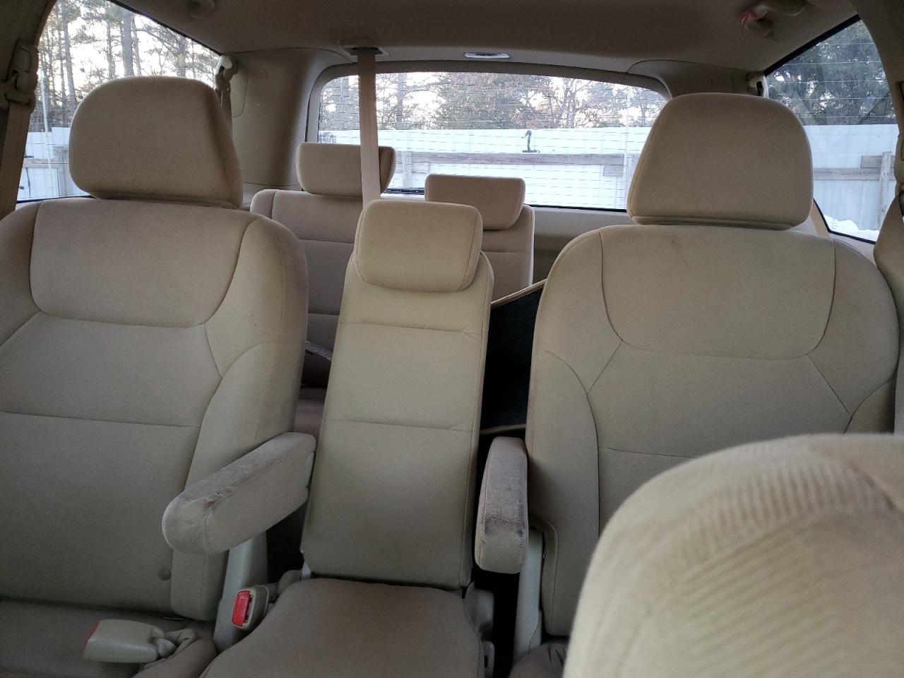 2010 Honda Odyssey - Image 10