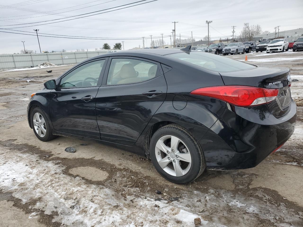 2012 Hyundai Elantra - Image 2