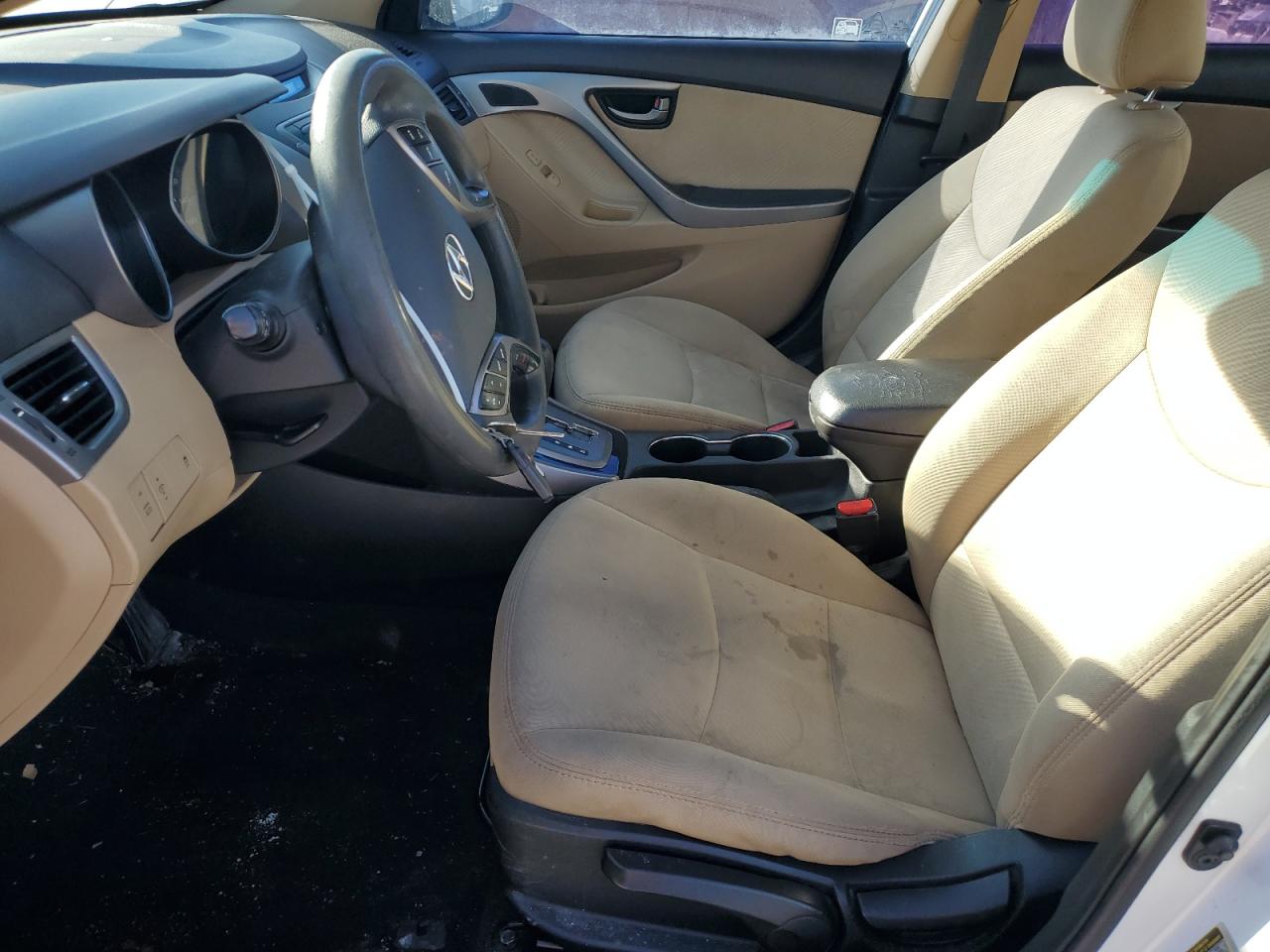 2013 Hyundai Elantra - Image 7