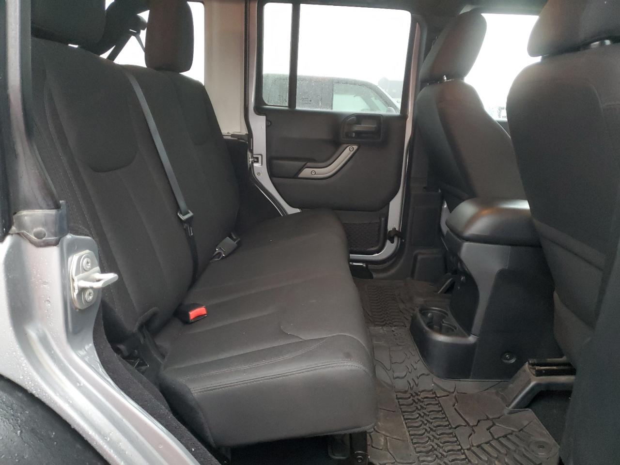 2016 Jeep Wrangler - Image 10