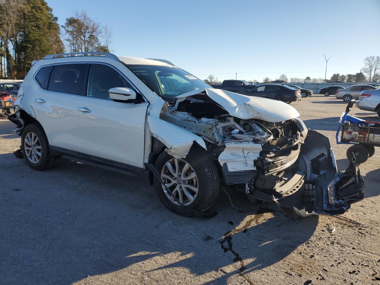 2017 Nissan Rogue - Image 4