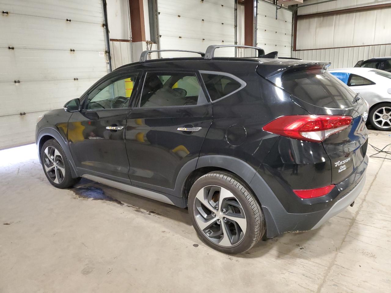 KM8J3CA23HU339140 2017 HYUNDAI TUCSON - Image 2