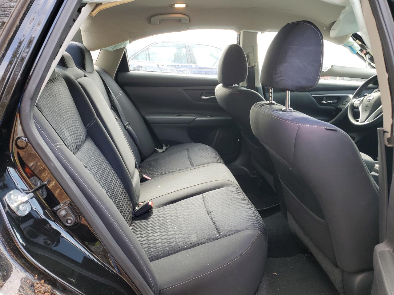2017 Nissan Altima - Image 10